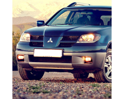 Купить Бампер передний в цвет кузова Mitsubishi Outlander 1 (2002-2006) в Казани